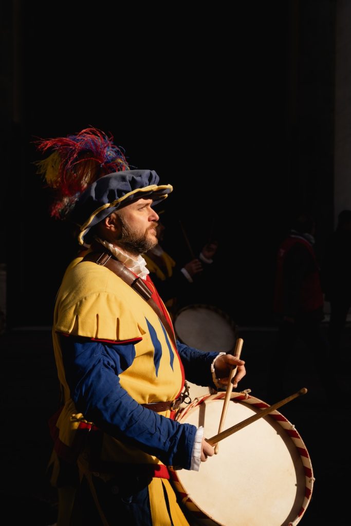drummer in historical clothing