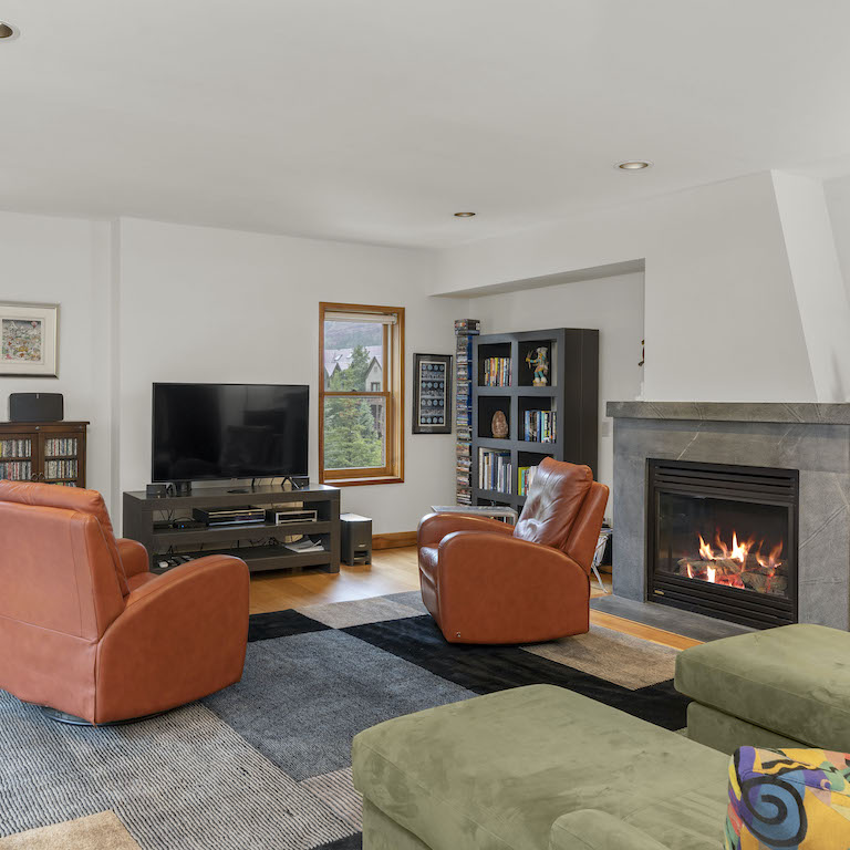 Cascade Residence A7 living room